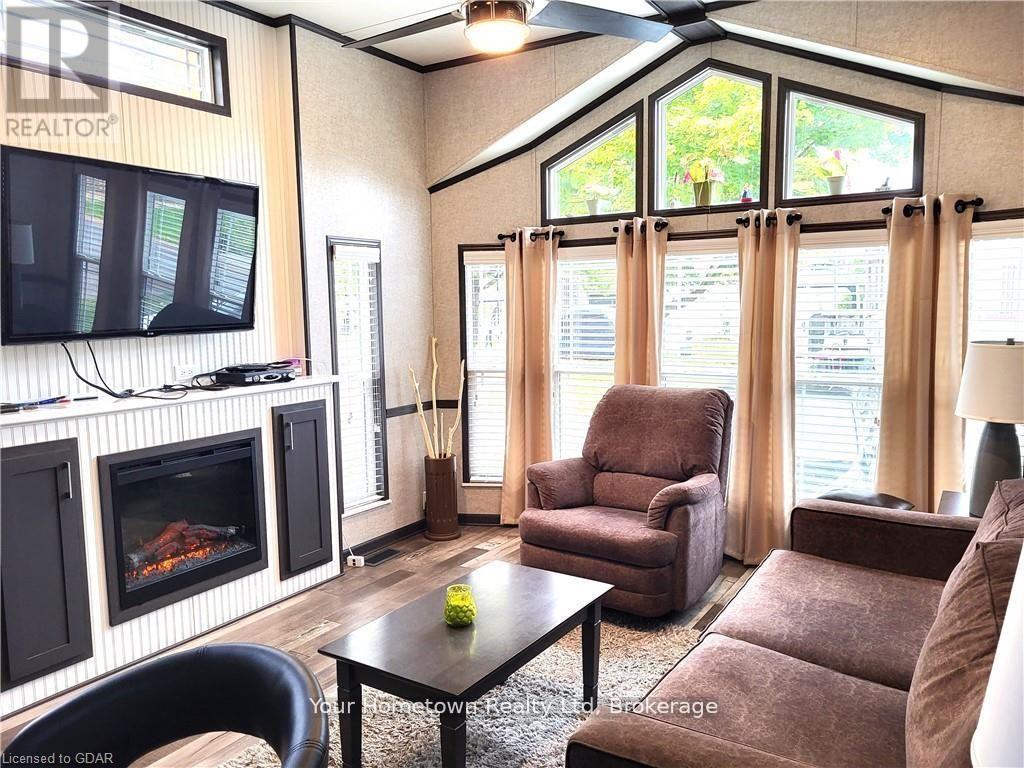 613 Oak Crescent, Centre Wellington, Ontario  N1M 2W5 - Photo 5 - X12999914