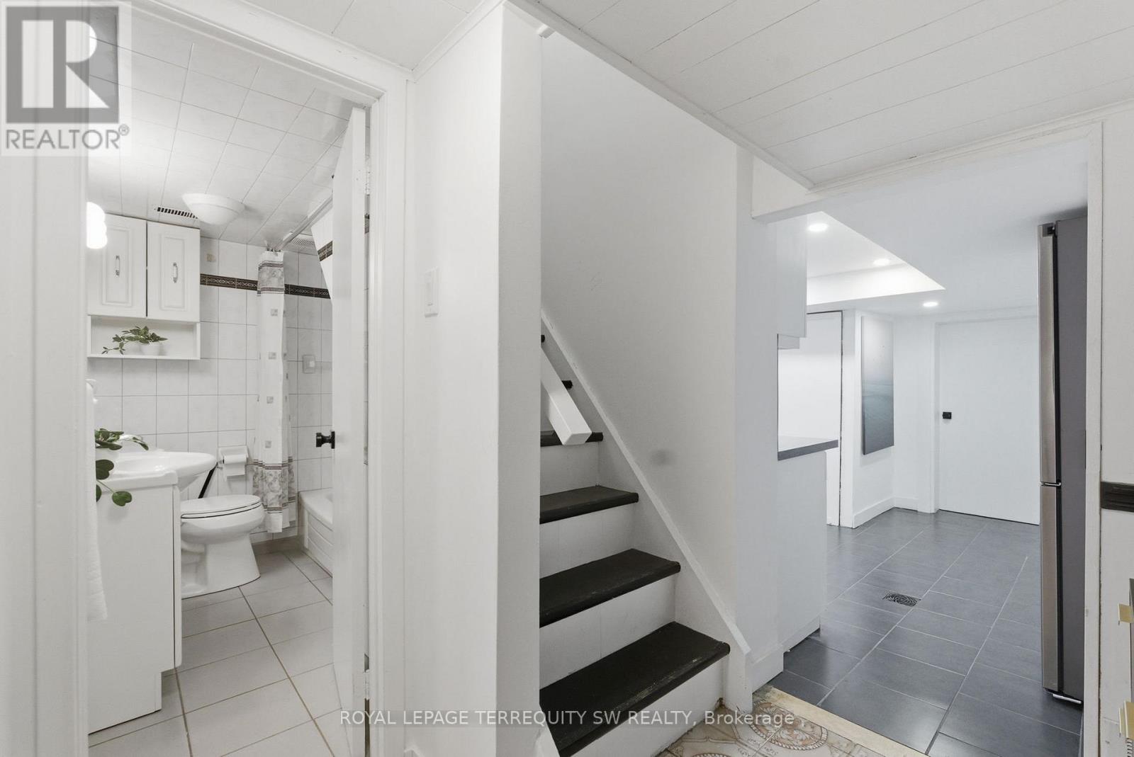 Bsmt - 497 Ossington Avenue, Toronto, Ontario  M6G 3T3 - Photo 16 - C12999942