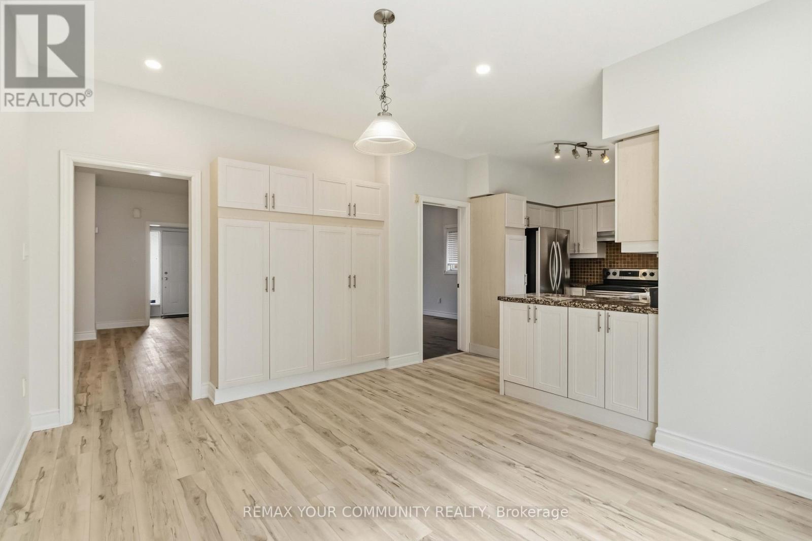 120 Shaftsbury Avenue, Richmond Hill, Ontario  L4C 0G6 - Photo 12 - N12964954