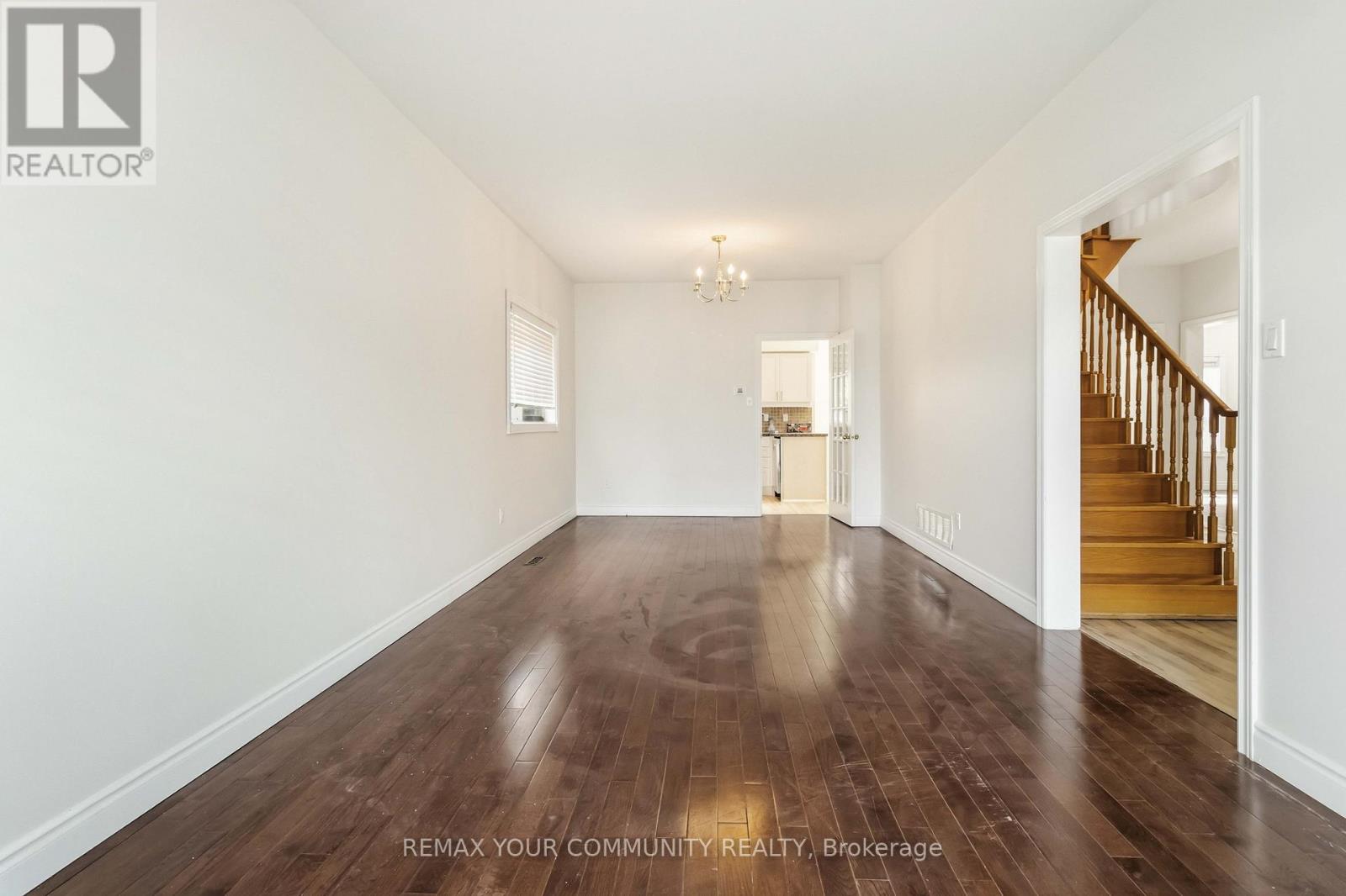 120 Shaftsbury Avenue, Richmond Hill, Ontario  L4C 0G6 - Photo 5 - N12964954