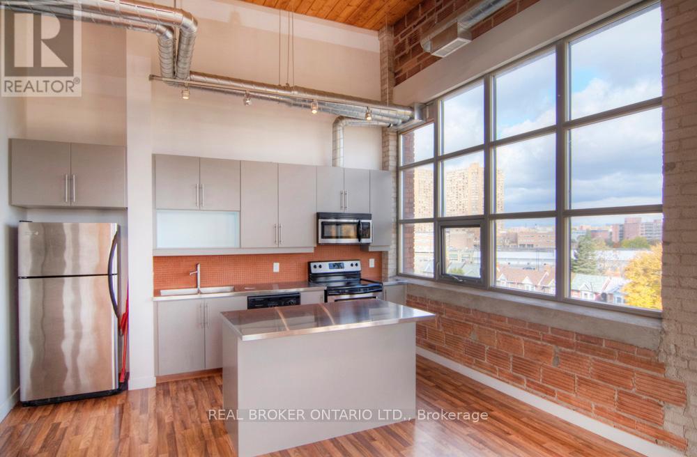 Ph3 - 2154 Dundas Street W, Toronto, Ontario  M6R 1X3 - Photo 10 - W12774010