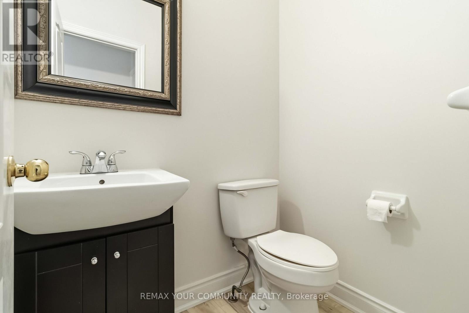 120 Shaftsbury Avenue, Richmond Hill, Ontario  L4C 0G6 - Photo 7 - N12964954