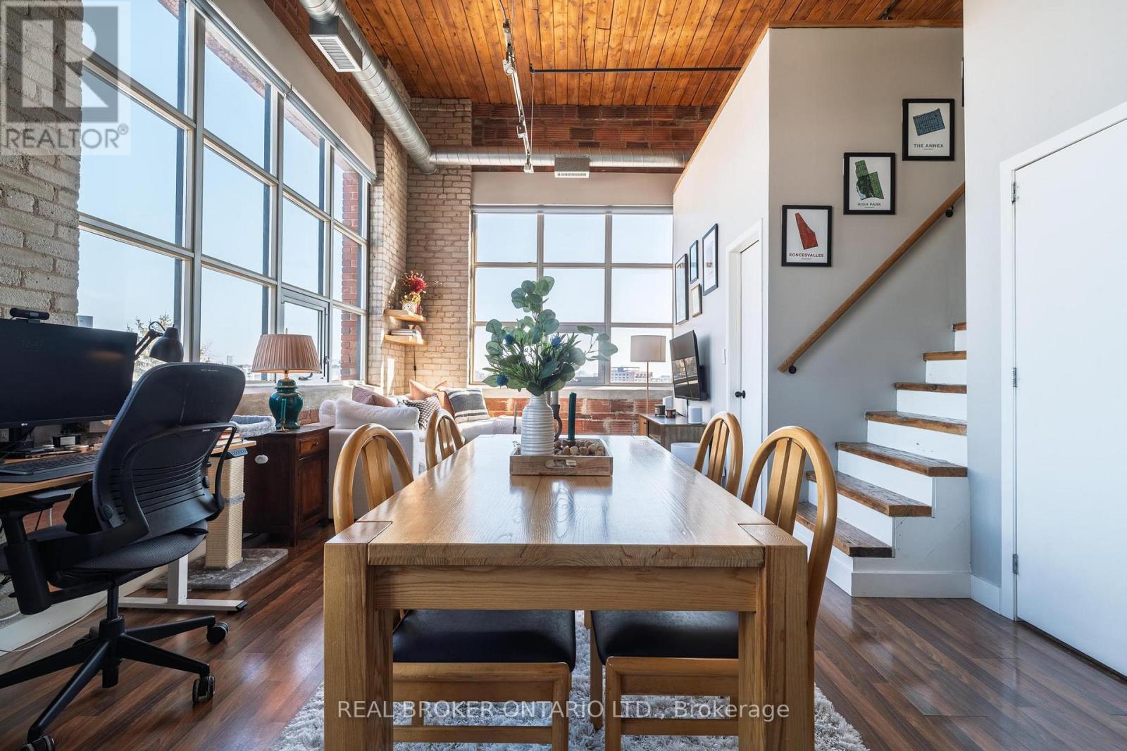 Ph3 - 2154 Dundas Street W, Toronto, Ontario  M6R 1X3 - Photo 15 - W12774010