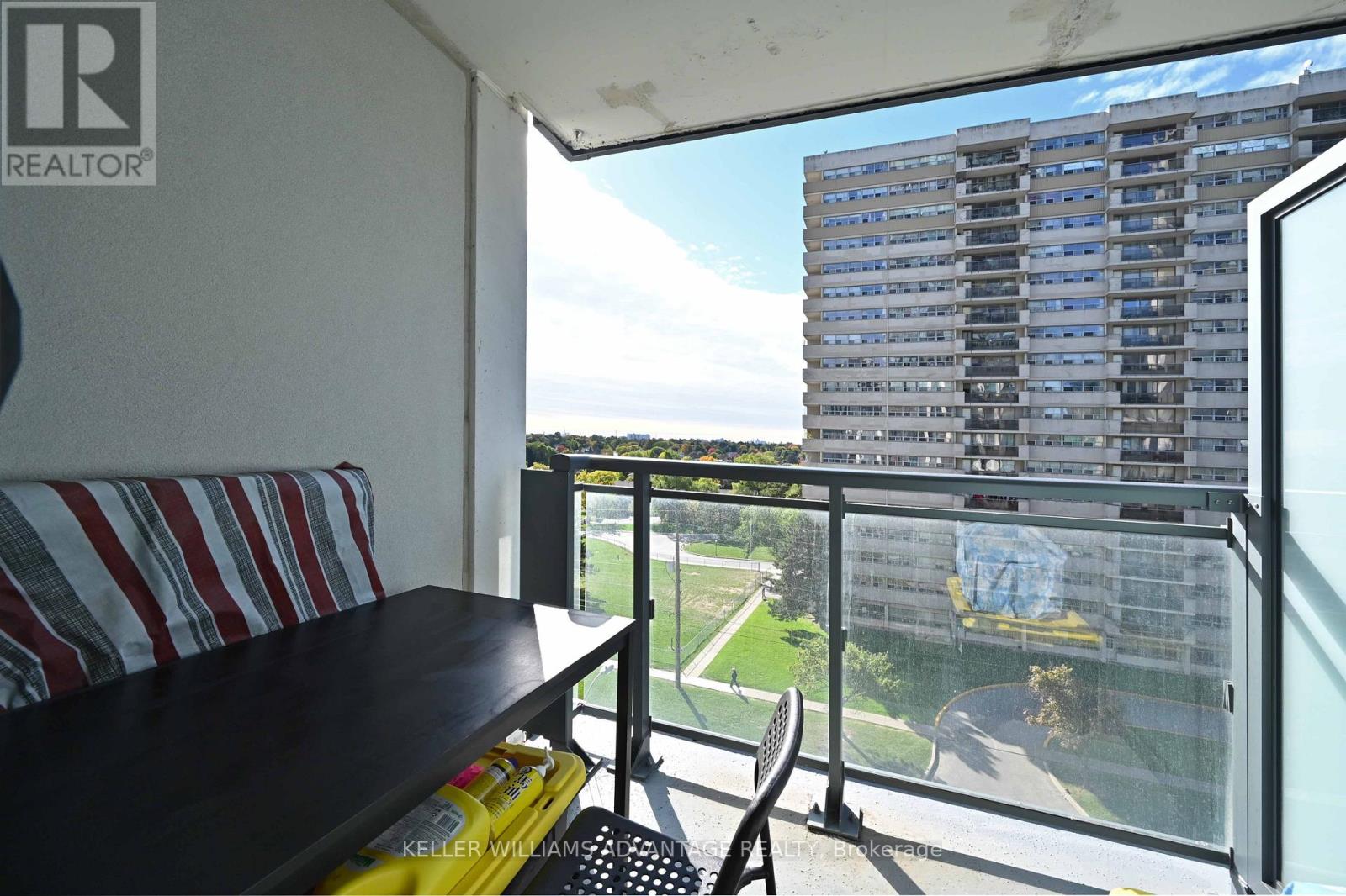 728 - 20 Meadowglen Place, Toronto, Ontario  M1G 0A9 - Photo 5 - E12999828