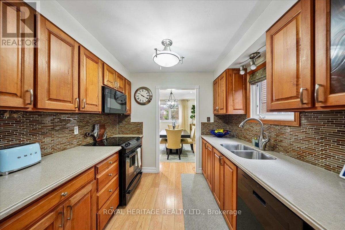 72 Frazer Road, Ajax, Ontario  L1S 4B2 - Photo 10 - E12999834