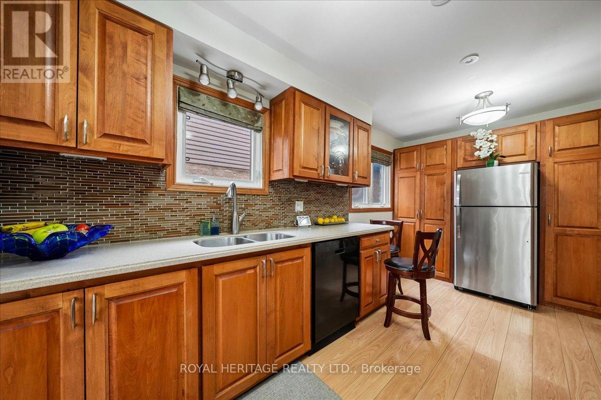 72 Frazer Road, Ajax, Ontario  L1S 4B2 - Photo 11 - E12999834