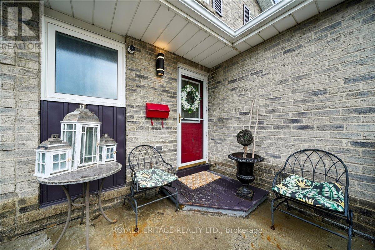 72 Frazer Road, Ajax, Ontario  L1S 4B2 - Photo 3 - E12999834