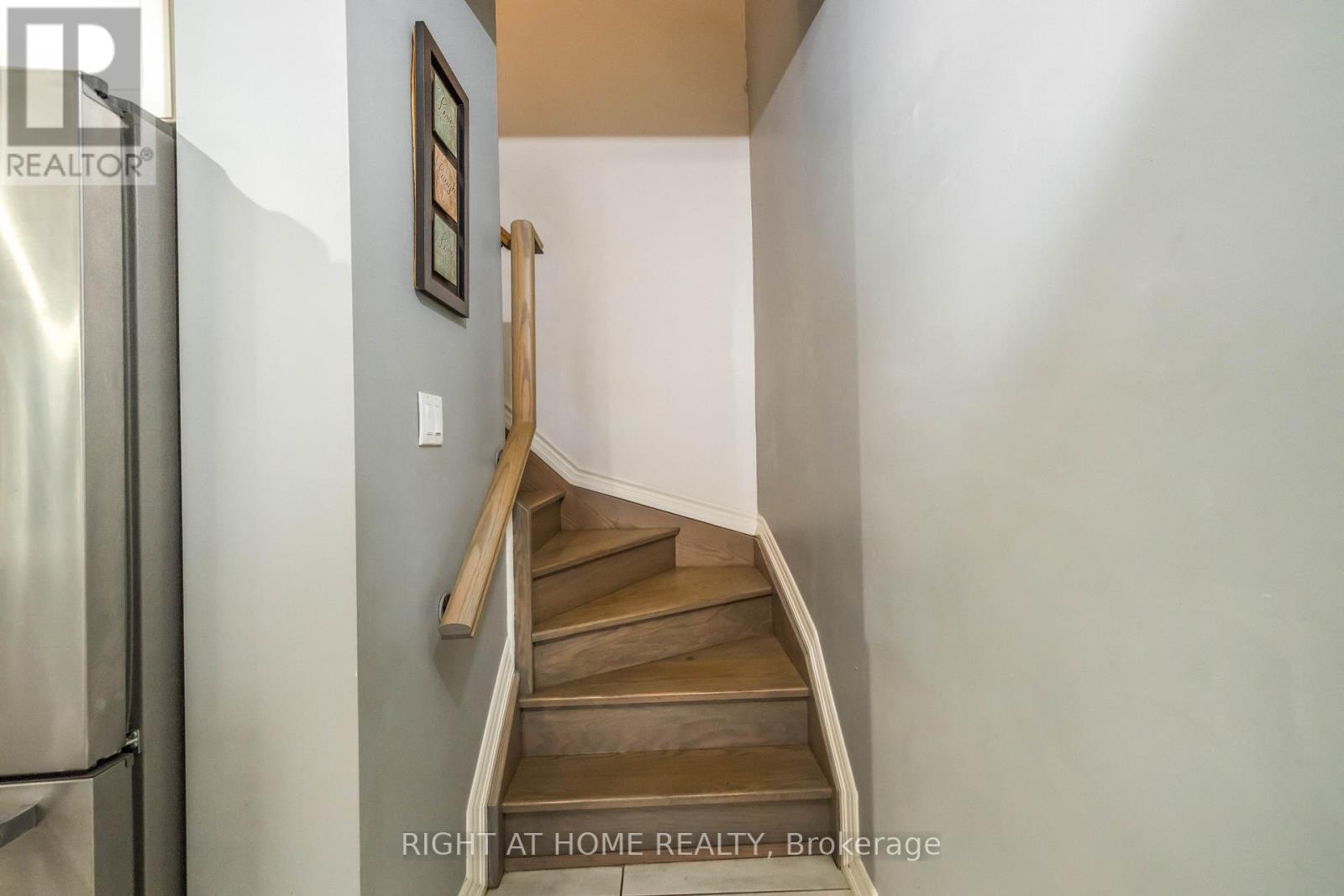 2560 Ladyfern Crossing, Pickering, Ontario  L1X 0E6 - Photo 13 - E12999882