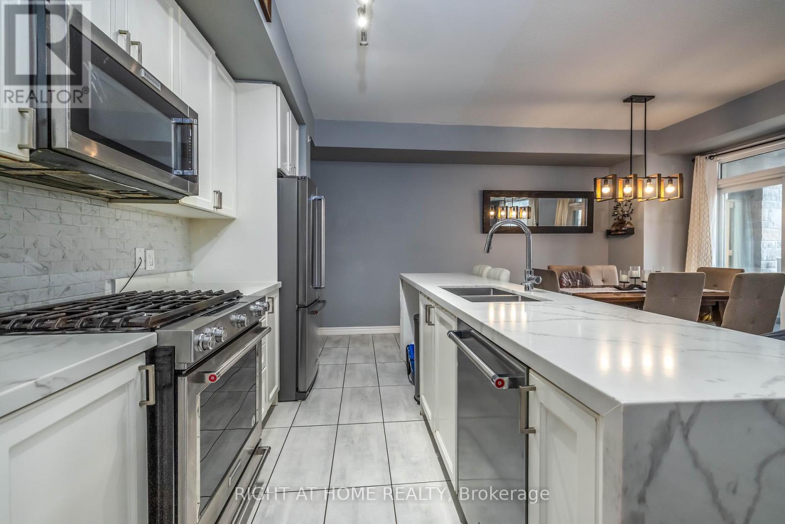 2560 Ladyfern Crossing, Pickering, Ontario  L1X 0E6 - Photo 6 - E12999882