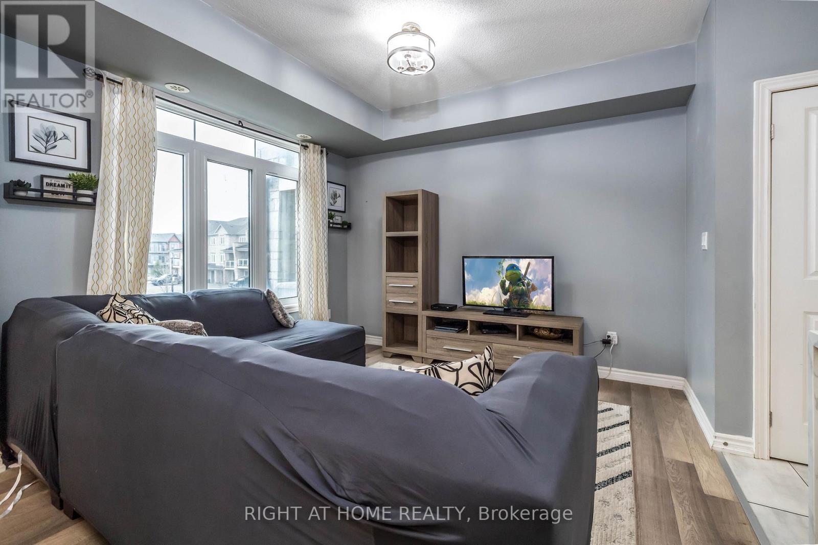 2560 Ladyfern Crossing, Pickering, Ontario  L1X 0E6 - Photo 8 - E12999882