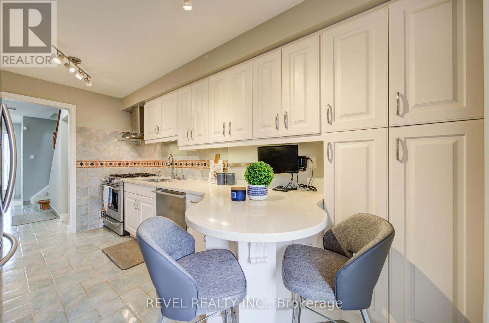 2255 Wildwood Crescent, Pickering, Ontario  L1X 2R7 - Photo 7 - E12999892