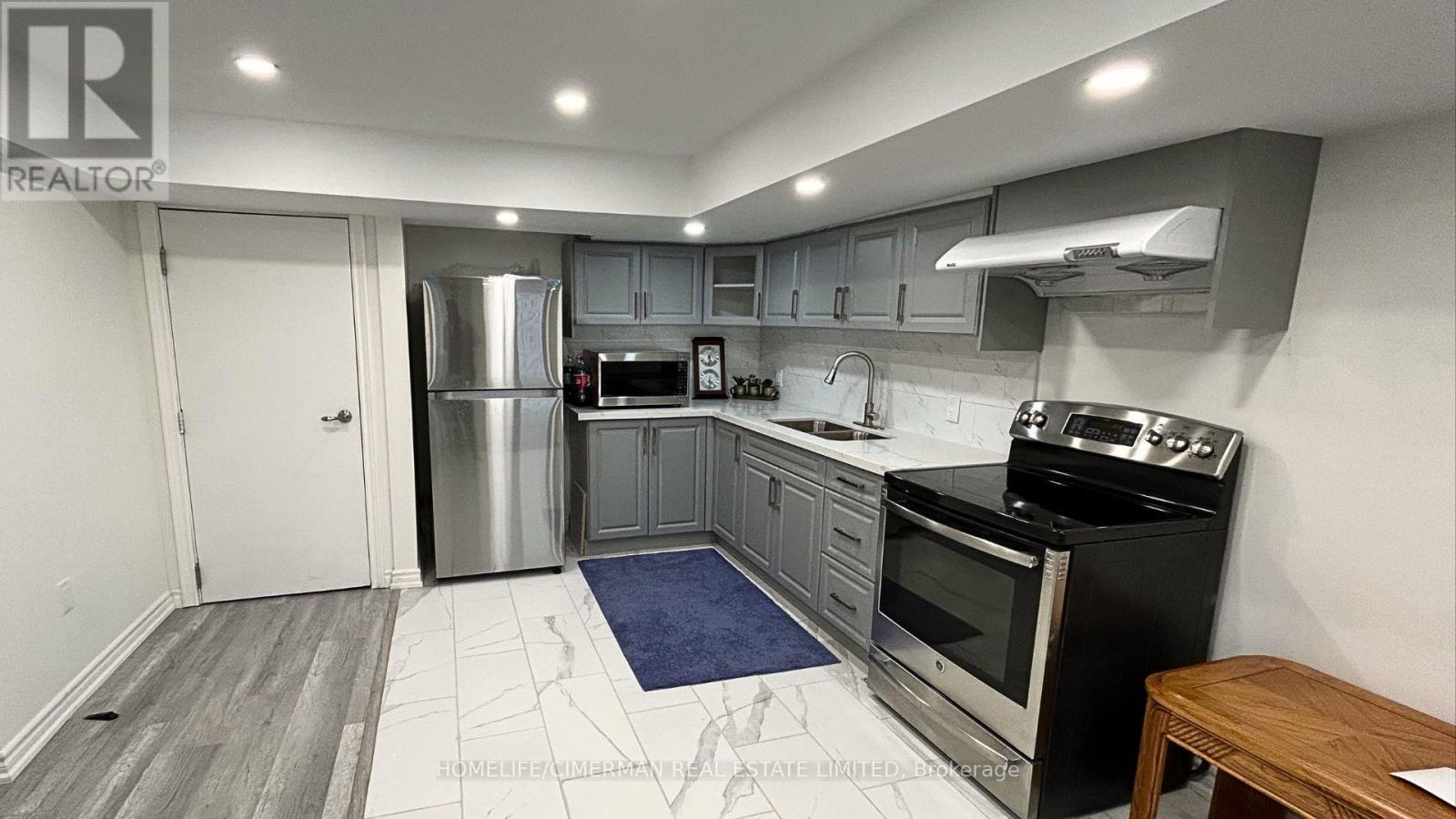 B - 133 SHARAVOGUE AVENUE, Oshawa, Ontario