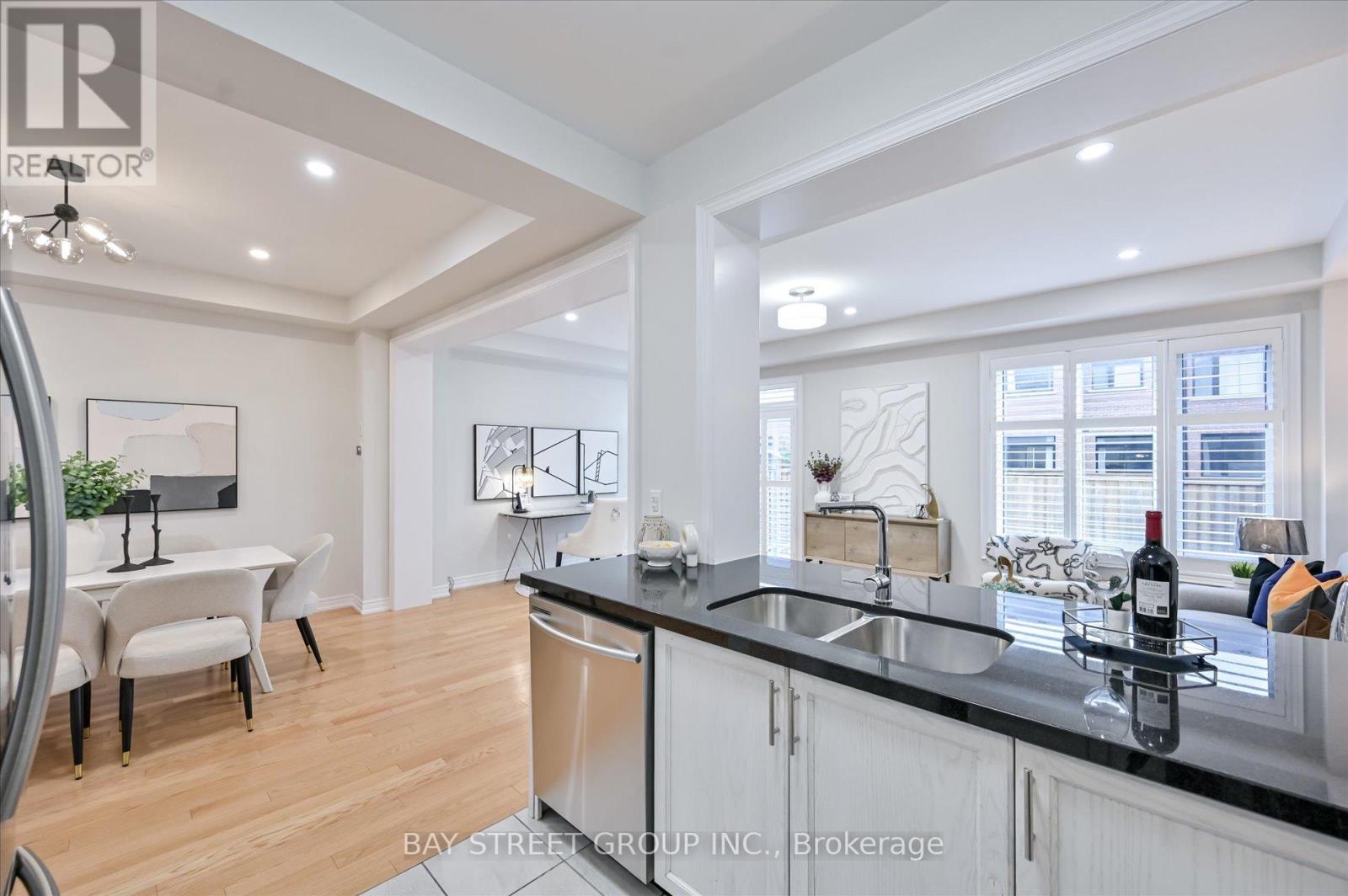 143 Badgerow Way, Aurora, Ontario  L4G 0Z5 - Photo 10 - N12999848