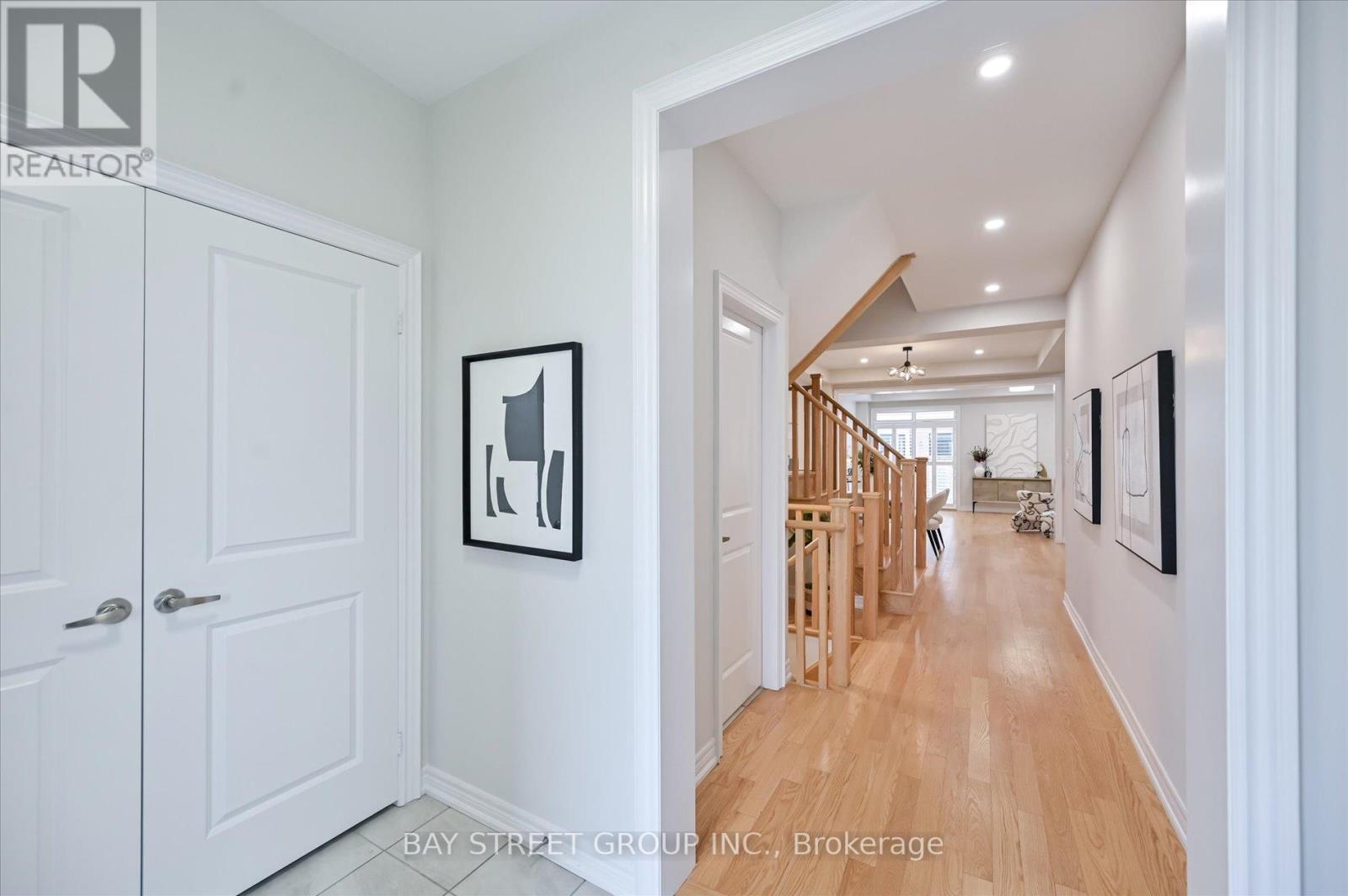 143 Badgerow Way, Aurora, Ontario  L4G 0Z5 - Photo 3 - N12999848