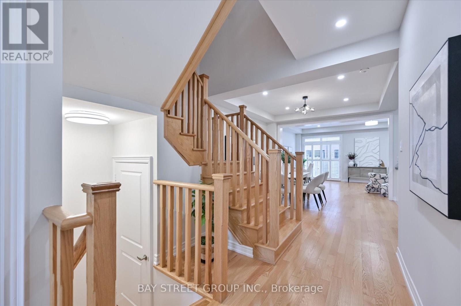 143 Badgerow Way, Aurora, Ontario  L4G 0Z5 - Photo 4 - N12999848