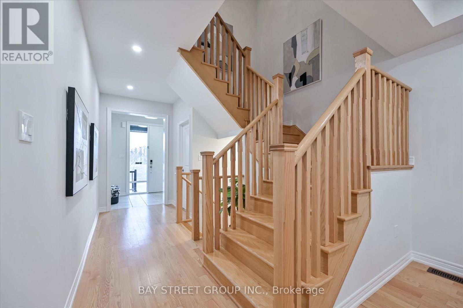 143 Badgerow Way, Aurora, Ontario  L4G 0Z5 - Photo 5 - N12999848