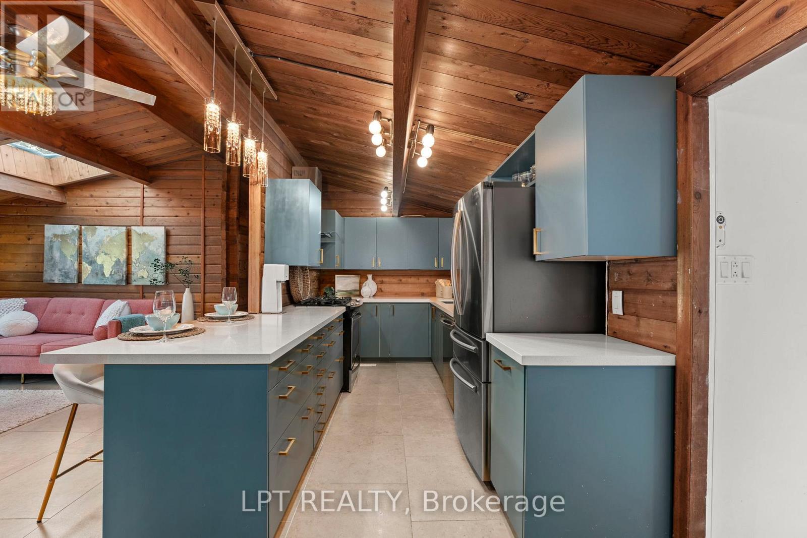 10 Maplewood Lane, Georgina, Ontario  L0E 1R0 - Photo 17 - N12999878