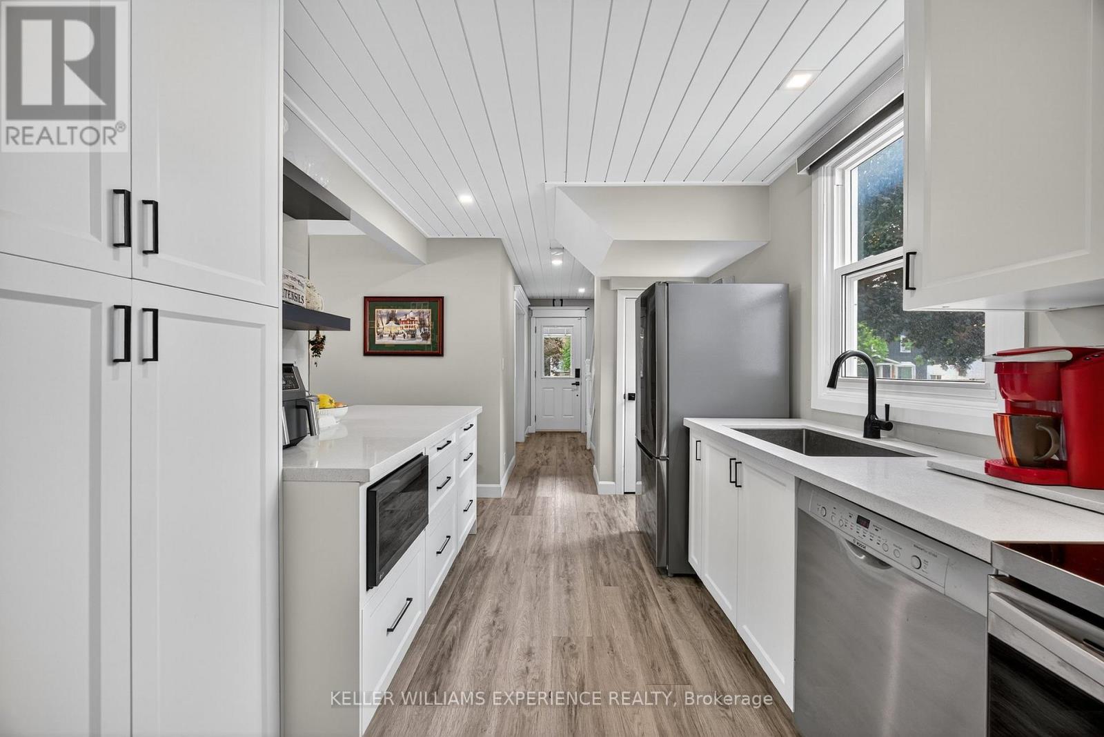 120 Dunlop Street, Orillia, Ontario  L3V 5P4 - Photo 22 - S12999916