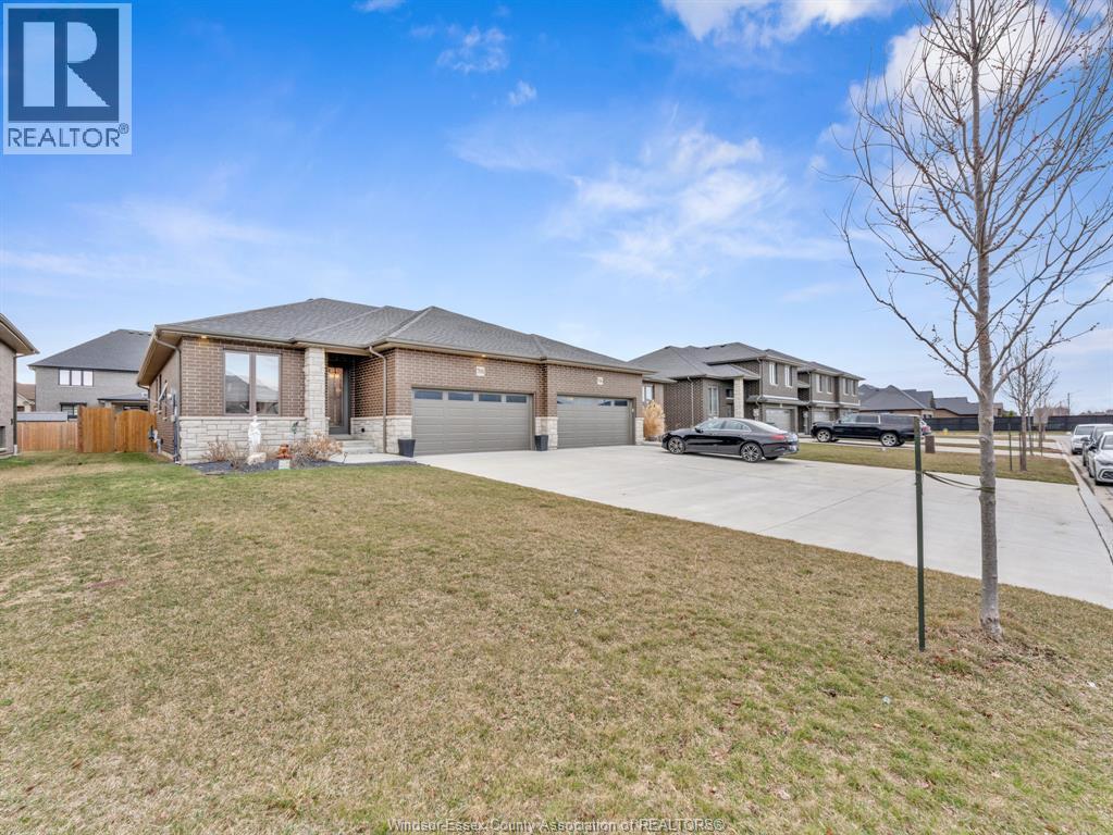 708 Faleria, Lakeshore, Ontario  N8L 0K1 - Photo 3 - 26008184