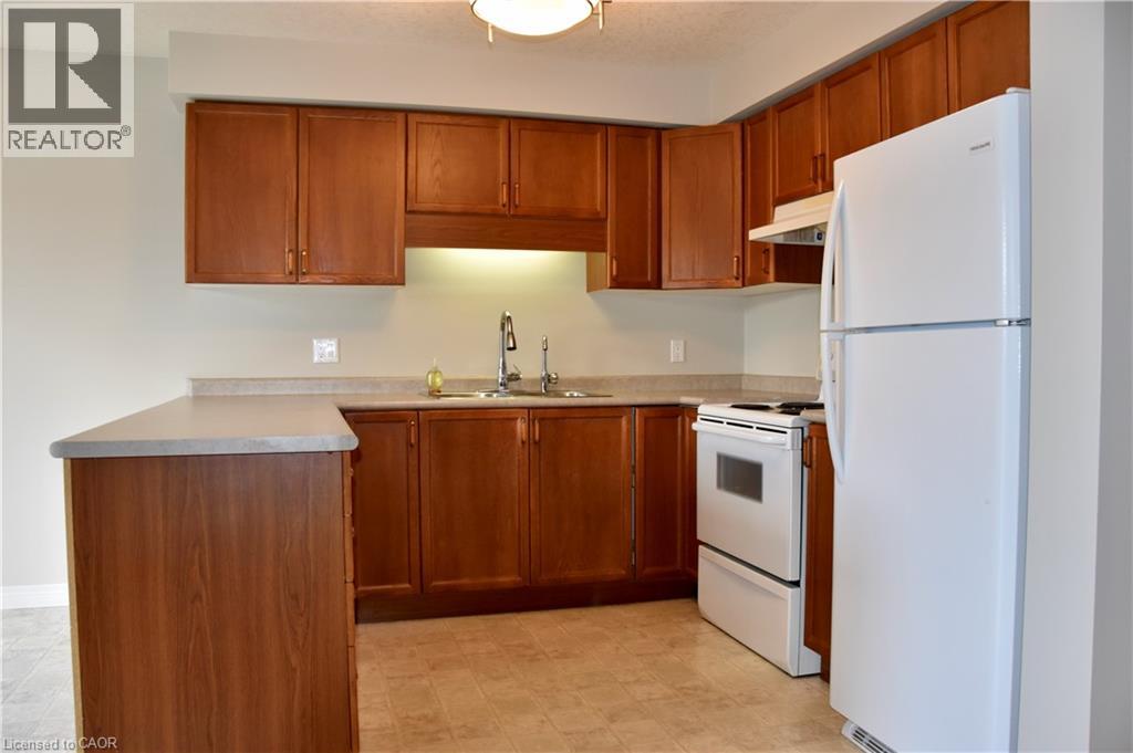 600 Brandenburg Boulevard, Waterloo, Ontario  N2T 2V3 - Photo 7 - 40820764