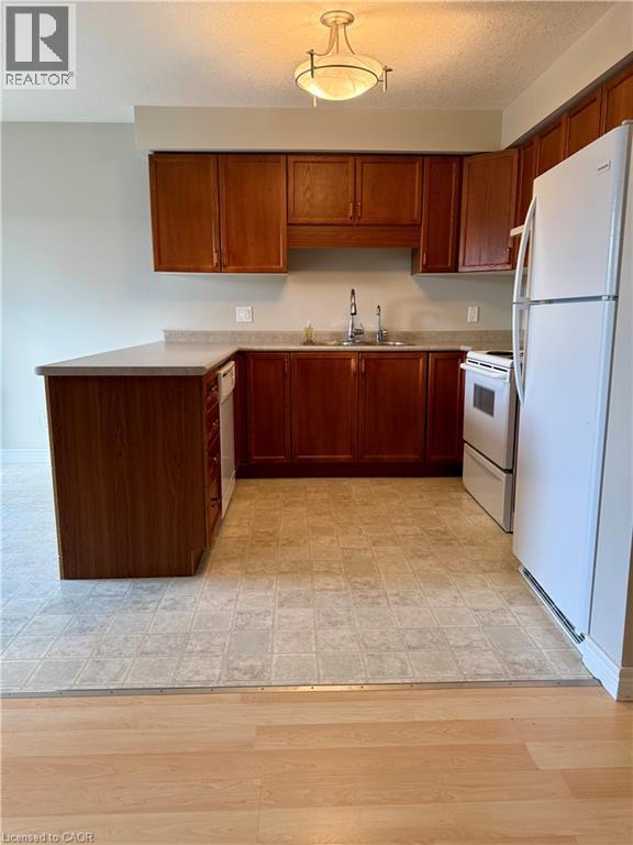 600 Brandenburg Boulevard, Waterloo, Ontario  N2T 2V3 - Photo 9 - 40820764