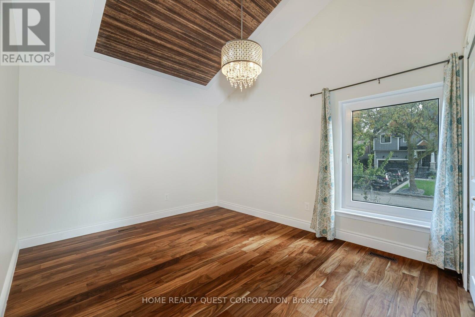 41 Bowshelm Court, Mississauga, Ontario  L5N 1K2 - Photo 20 - W12999808