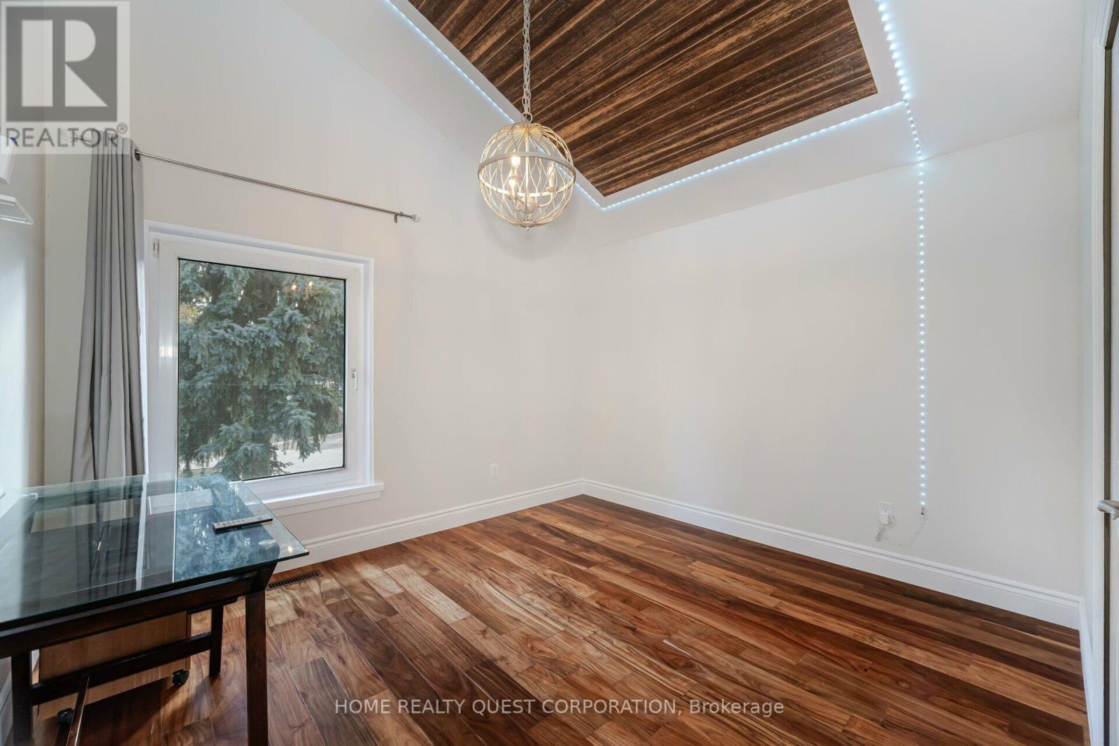 41 Bowshelm Court, Mississauga, Ontario  L5N 1K2 - Photo 24 - W12999808