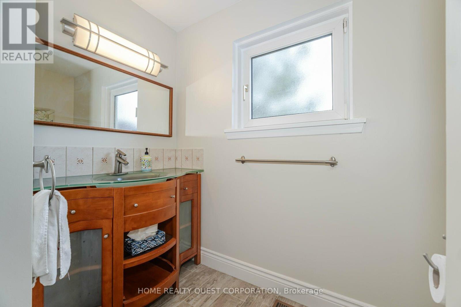 41 Bowshelm Court, Mississauga, Ontario  L5N 1K2 - Photo 29 - W12999808