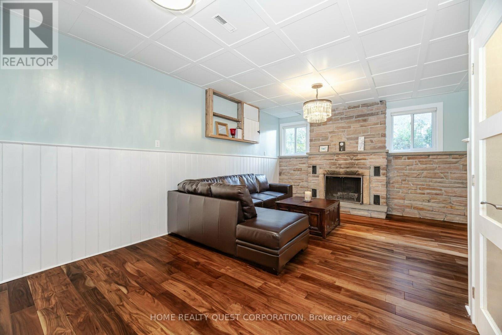 41 Bowshelm Court, Mississauga, Ontario  L5N 1K2 - Photo 30 - W12999808