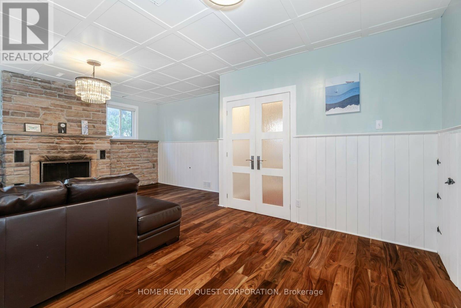 41 Bowshelm Court, Mississauga, Ontario  L5N 1K2 - Photo 31 - W12999808