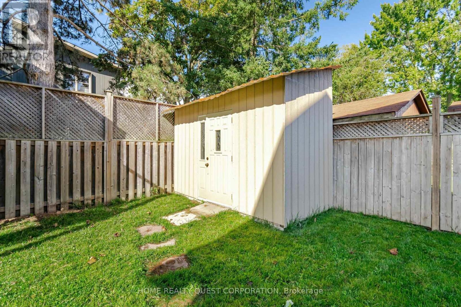 41 Bowshelm Court, Mississauga, Ontario  L5N 1K2 - Photo 44 - W12999808