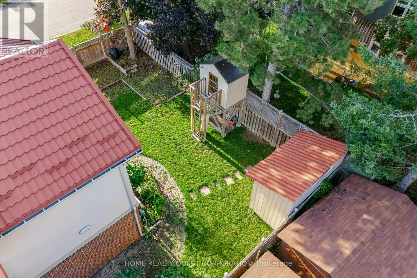 41 Bowshelm Court, Mississauga, Ontario  L5N 1K2 - Photo 45 - W12999808