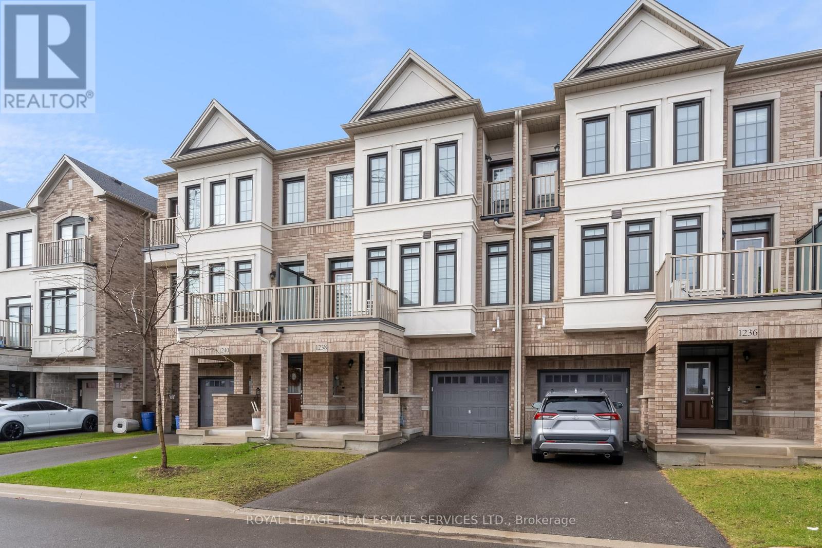 1238 Restivo Lane, Milton, Ontario  L9T 2X5 - Photo 2 - W12999814