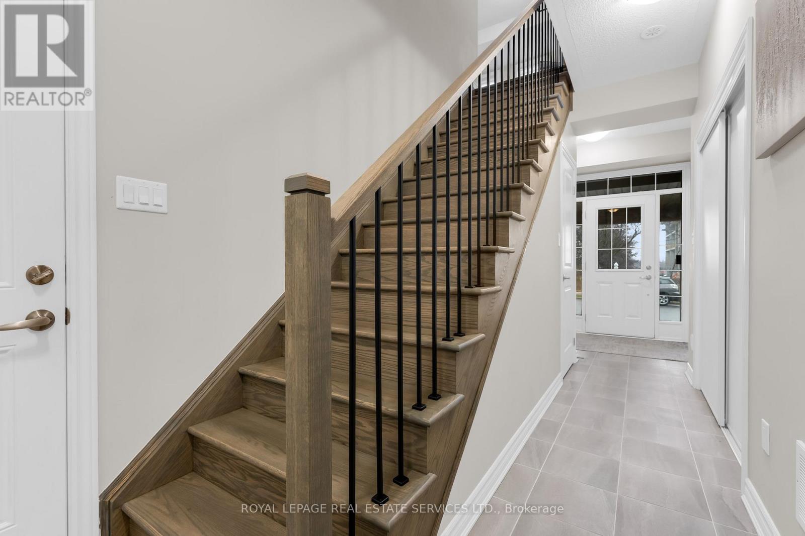 1238 Restivo Lane, Milton, Ontario  L9T 2X5 - Photo 6 - W12999814