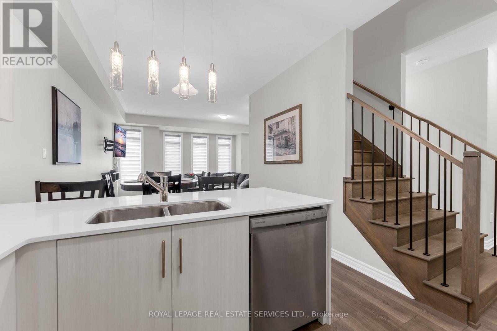 1238 Restivo Lane, Milton, Ontario  L9T 2X5 - Photo 9 - W12999814