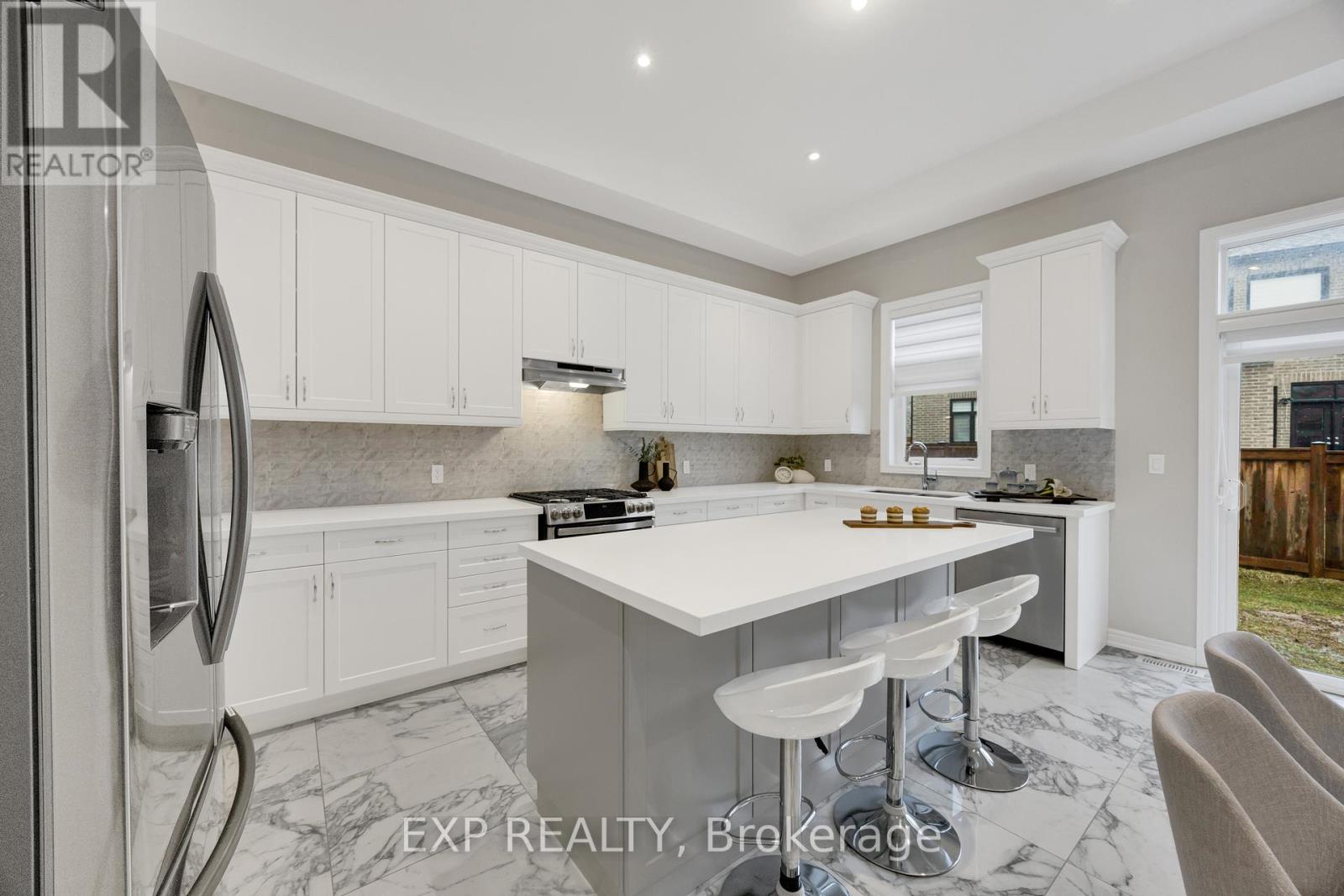 34 Carnegie Drive, Oakville, Ontario  L6H 0V8 - Photo 16 - W12999822