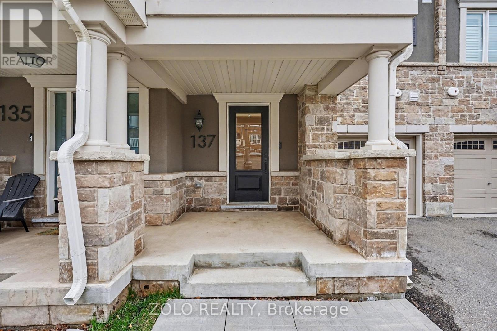 137 Christopher Road, Oakville, Ontario  L6H 0X9 - Photo 2 - W12999854