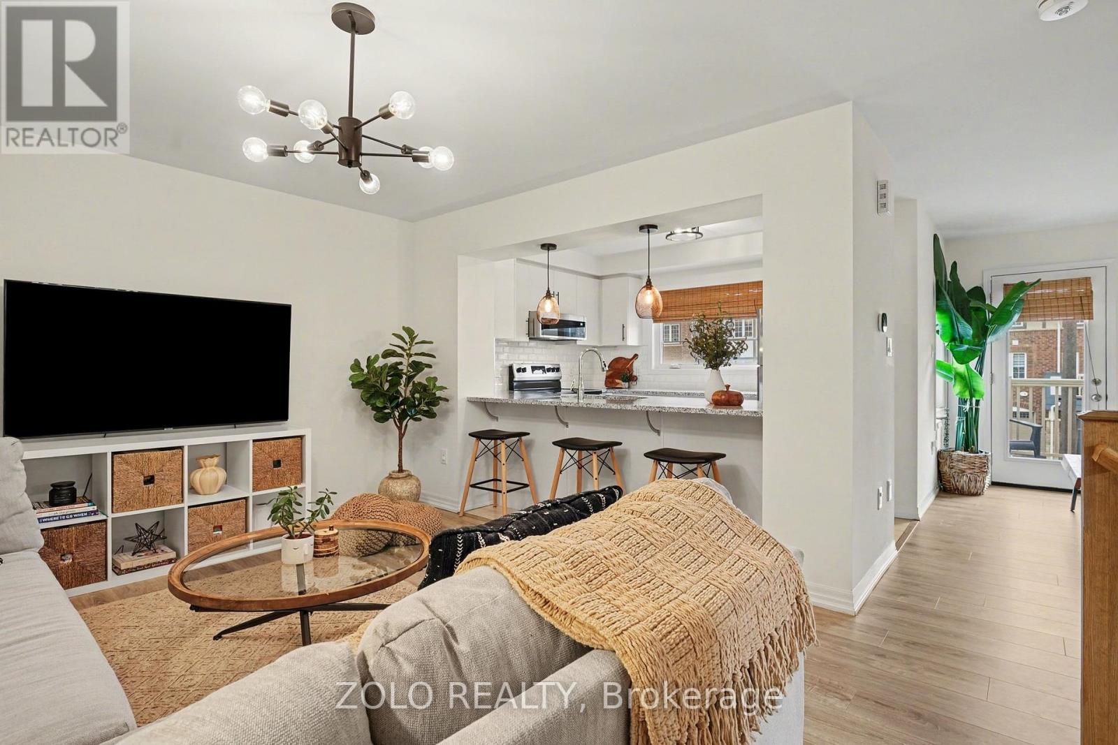 137 Christopher Road, Oakville, Ontario  L6H 0X9 - Photo 4 - W12999854