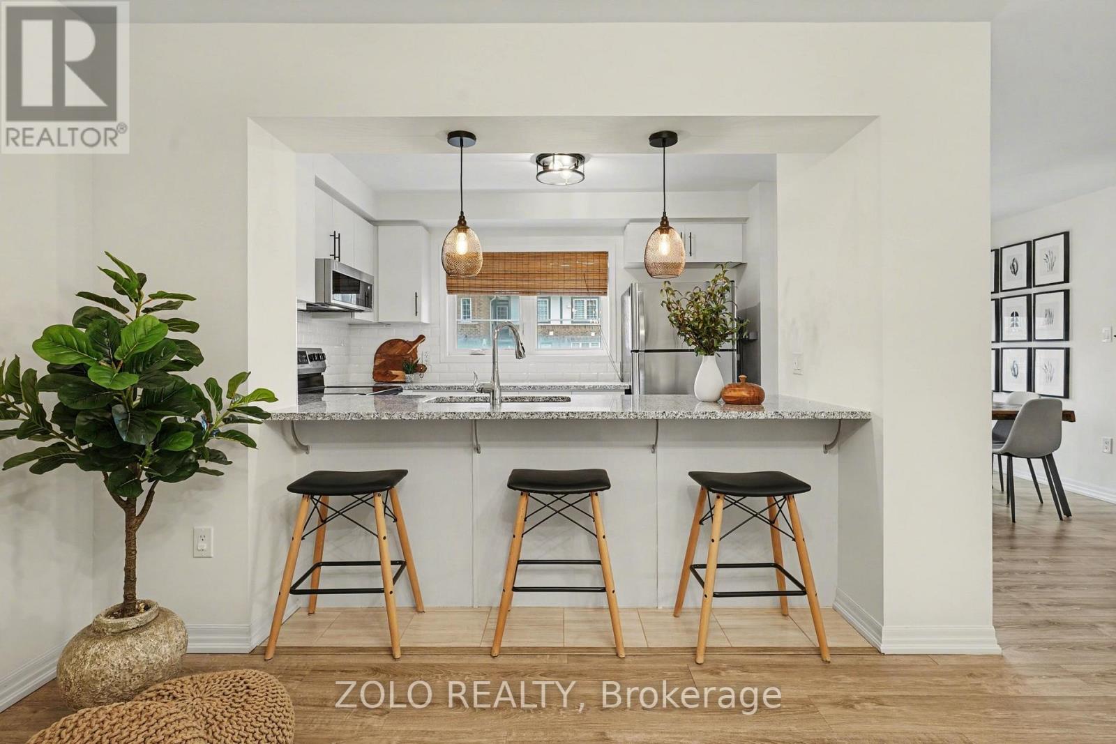 137 Christopher Road, Oakville, Ontario  L6H 0X9 - Photo 7 - W12999854