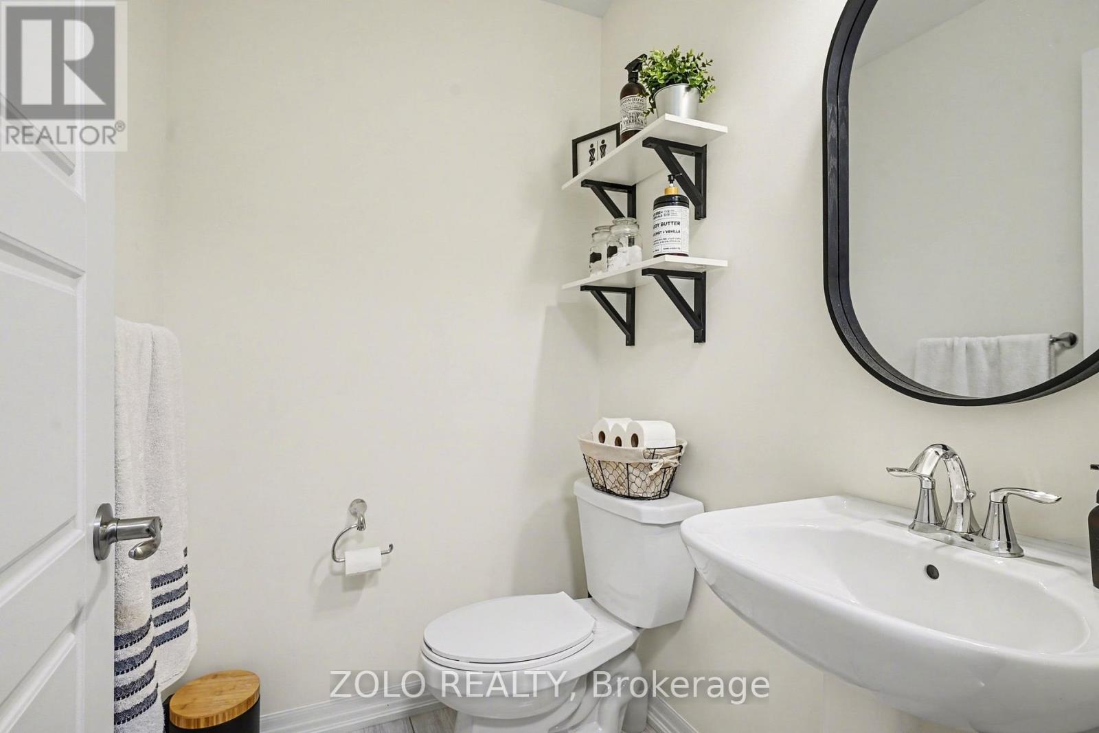 137 Christopher Road, Oakville, Ontario  L6H 0X9 - Photo 9 - W12999854