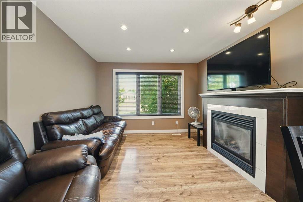 3717 45 Street, Red Deer, Alberta  T4N 1J3 - Photo 3 - A2273872