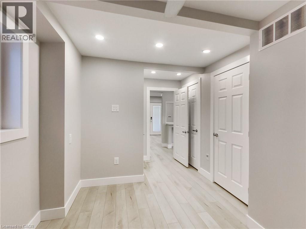 229 Parkdale Avenue N, Hamilton, Ontario  L8H 5X4 - Photo 28 - 40820522