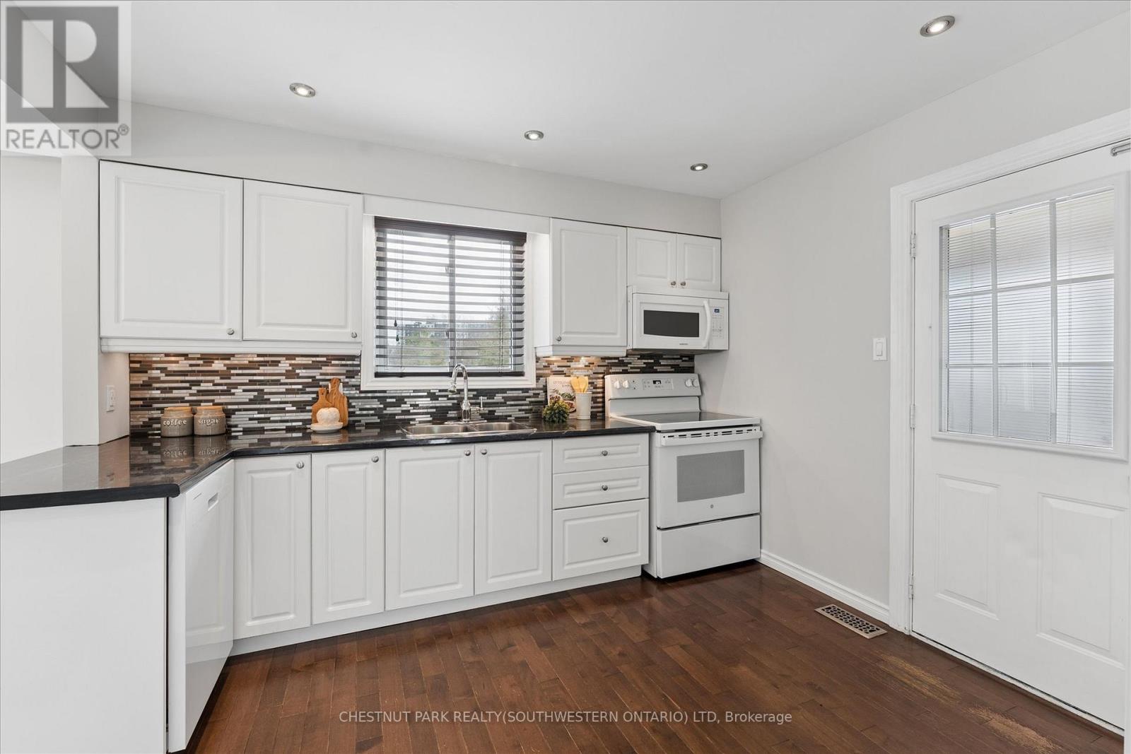 168 Green Valley Drive, Waterloo, Ontario  N2P 1C4 - Photo 10 - X12999826