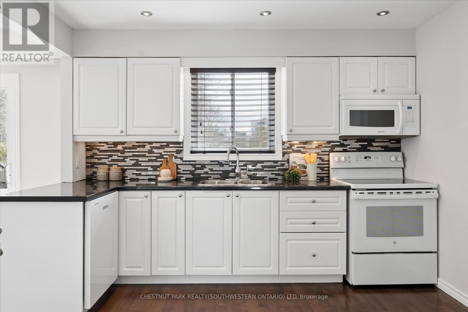 168 Green Valley Drive, Waterloo, Ontario  N2P 1C4 - Photo 14 - X12999826