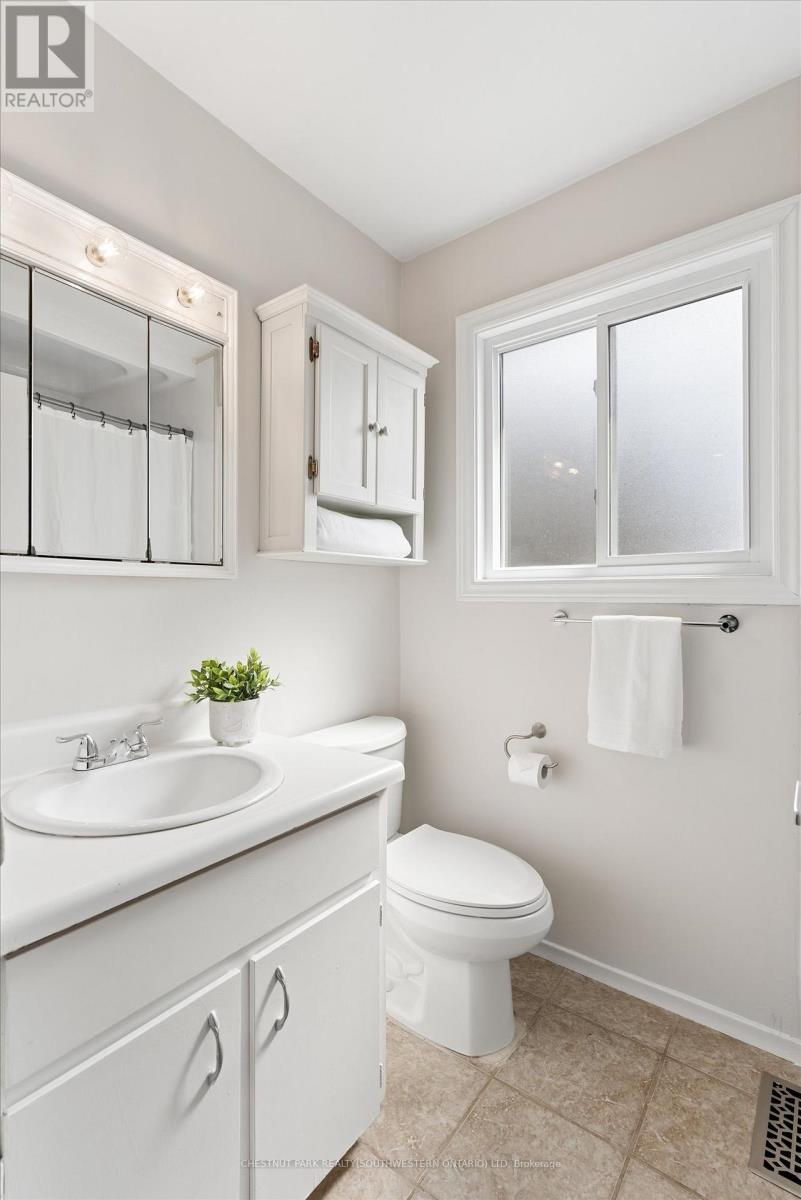 168 Green Valley Drive, Waterloo, Ontario  N2P 1C4 - Photo 22 - X12999826