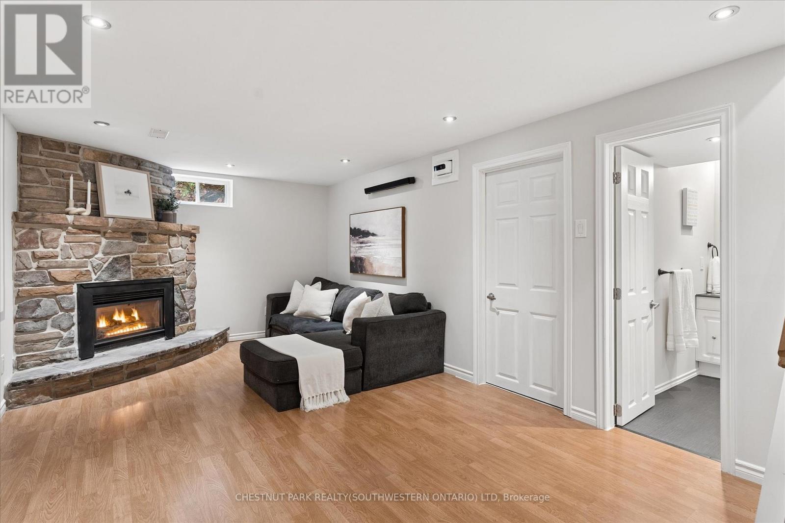 168 Green Valley Drive, Waterloo, Ontario  N2P 1C4 - Photo 24 - X12999826