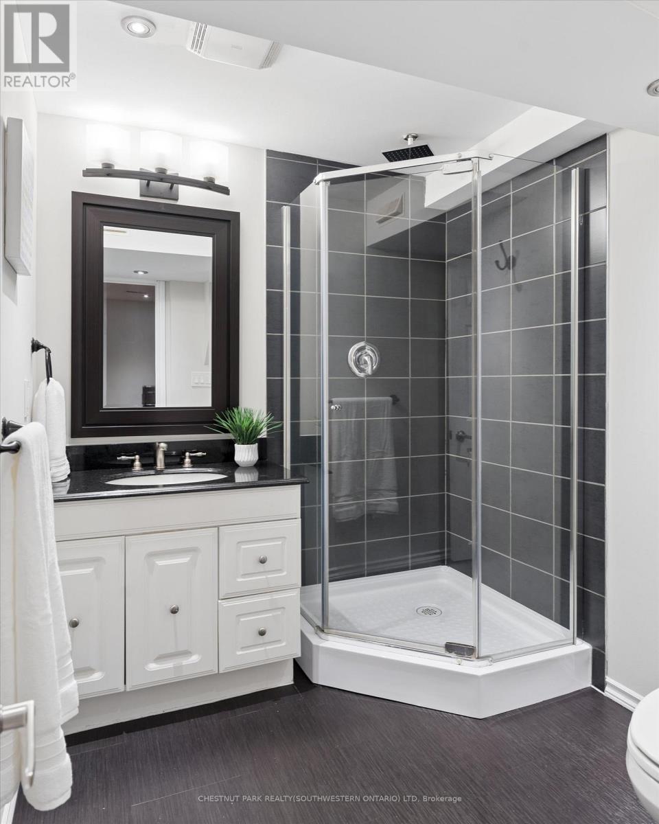 168 Green Valley Drive, Waterloo, Ontario  N2P 1C4 - Photo 27 - X12999826