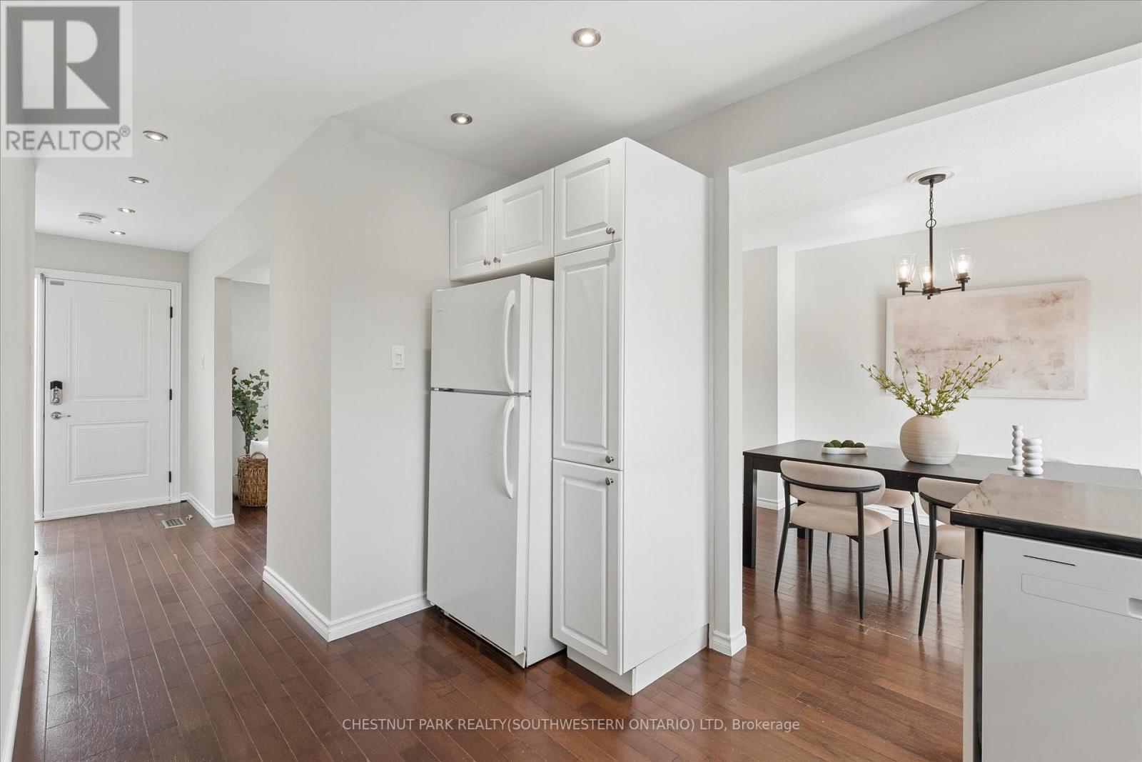 168 Green Valley Drive, Waterloo, Ontario  N2P 1C4 - Photo 9 - X12999826