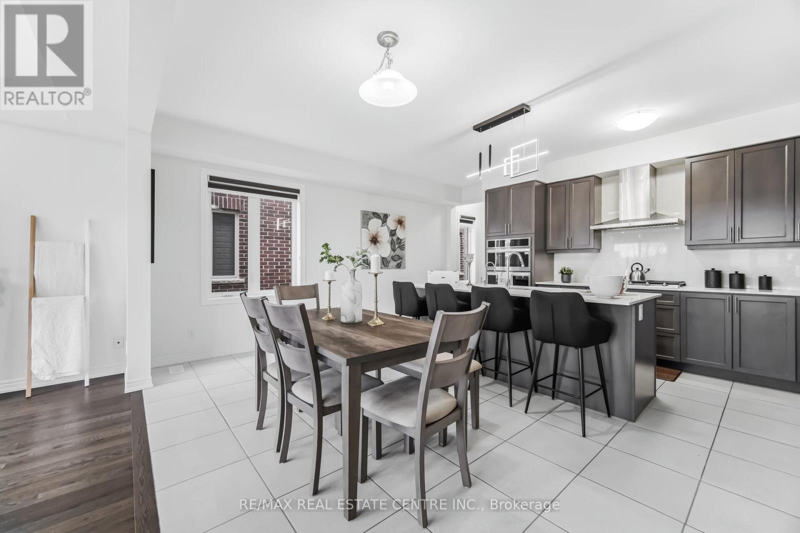 212 Broadacre Drive, Kitchener, Ontario  N2R 0S6 - Photo 11 - X12999872