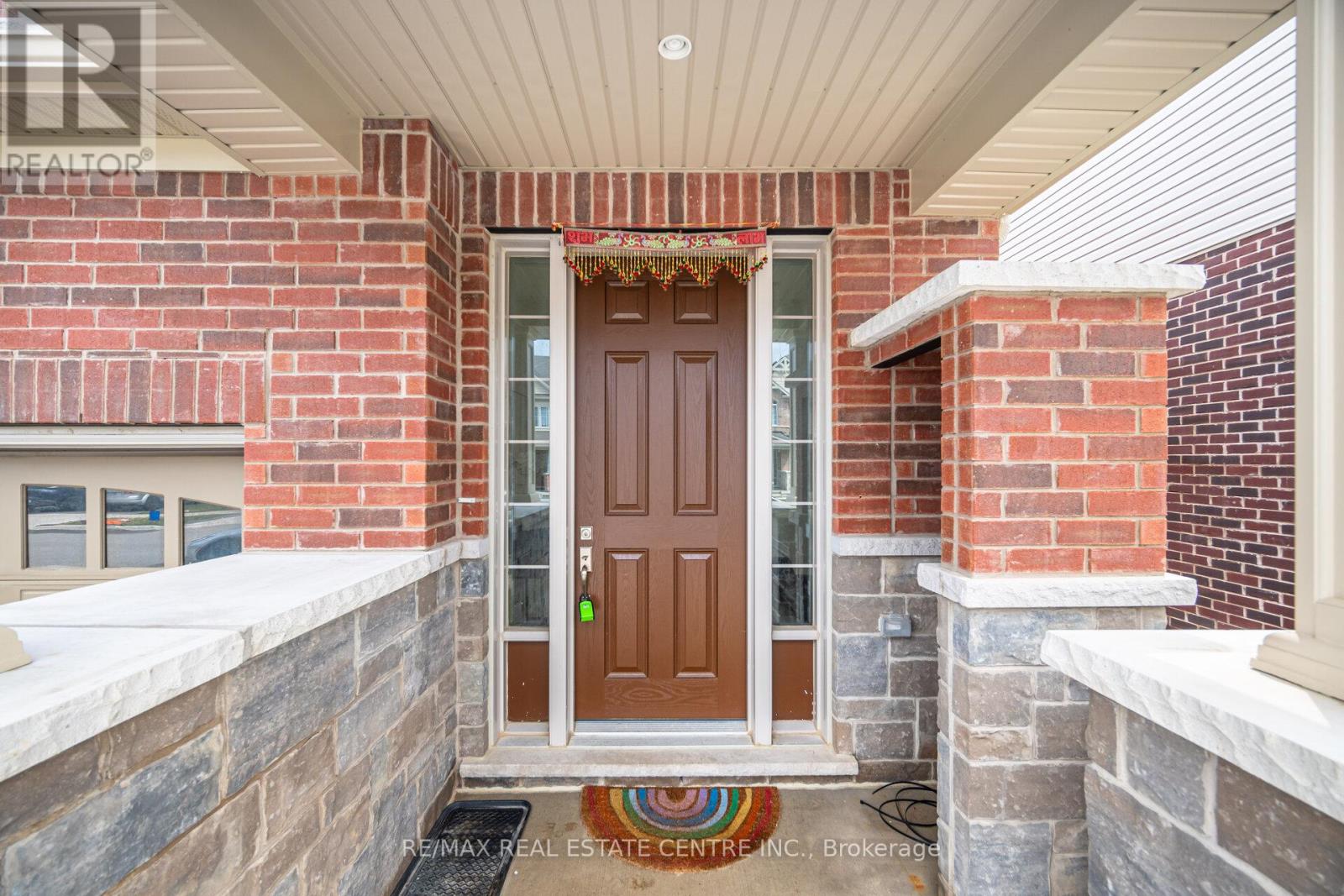 212 Broadacre Drive, Kitchener, Ontario  N2R 0S6 - Photo 3 - X12999872